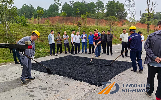 Testing performance cold mix cold spread asphalt mixture