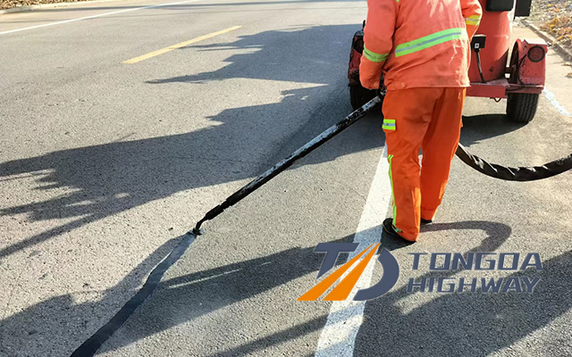 road crack sealing glue